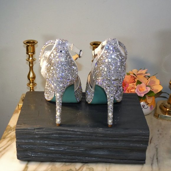 Like New EUC! Sexy and Elegant - Betsey Johnson SCOTI Heeled Sandal 8.5 $130 - Picture 4 of 14